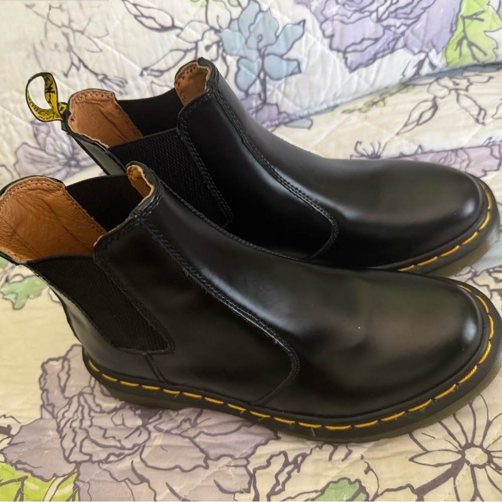 Dr. Martens Black gently used Leather Chelsea Boots